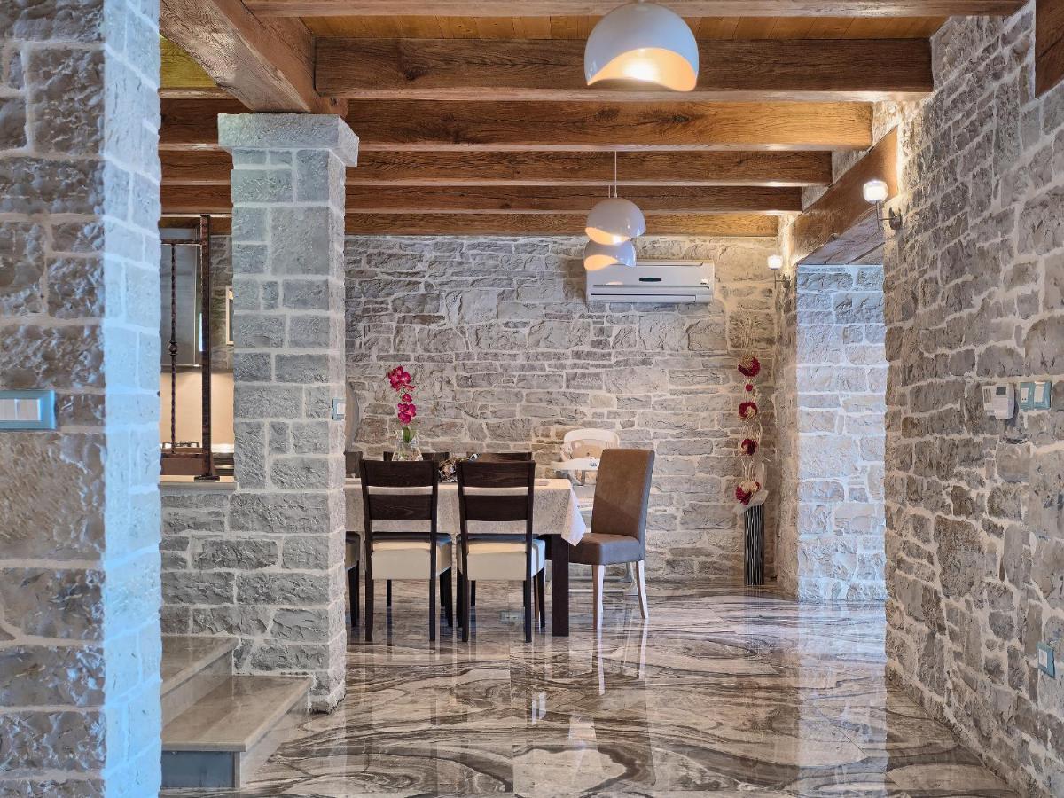 Villa Patrick-Luxury Stone House In The Center Of Istria Pazin Εξωτερικό φωτογραφία